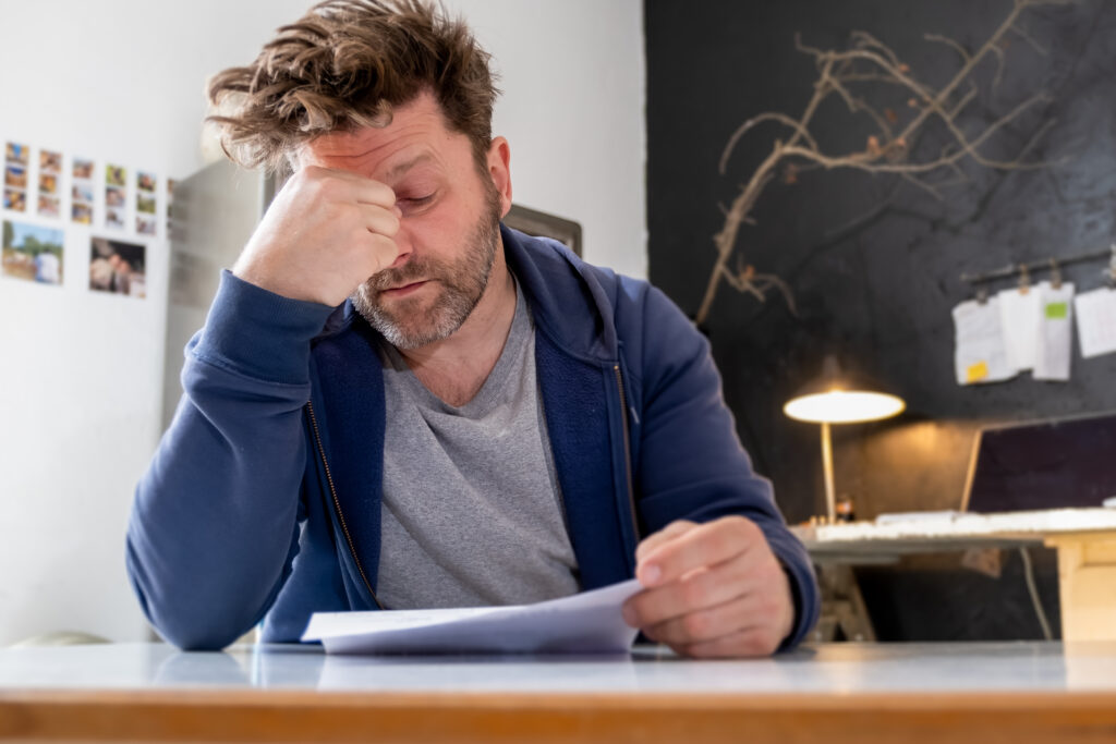Kündigung während Krankschreibung: Rechte, Lohn und Fristen